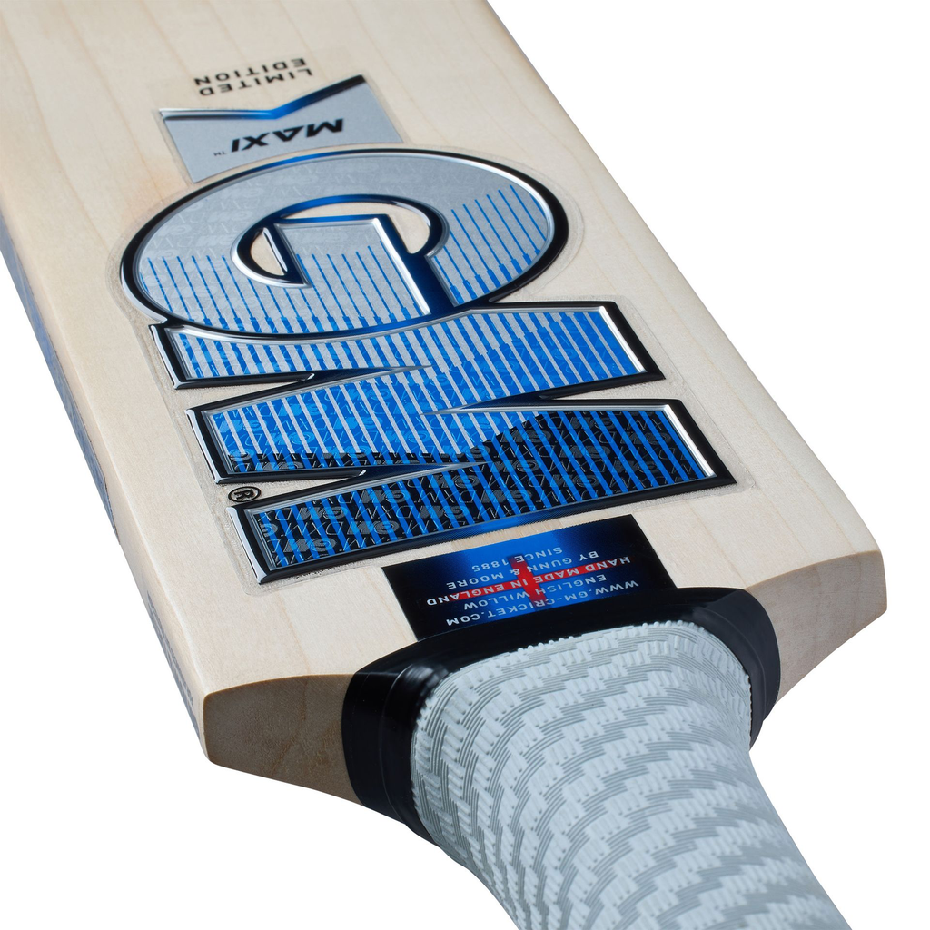 Maxi_bat_emboss_26_RT_2000pxl.webp