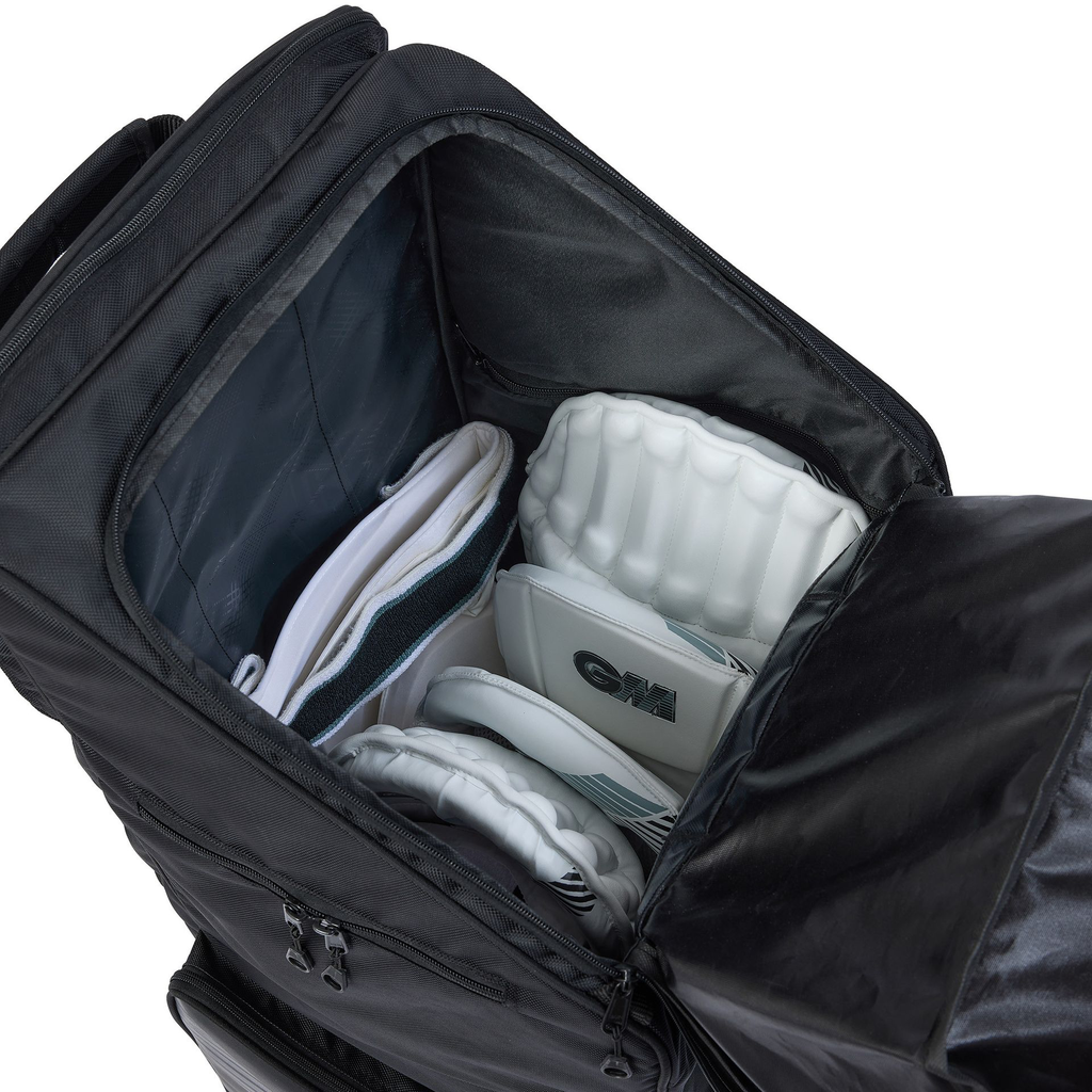pe_duffle_interior_26_rt_2000pxl_1.webp