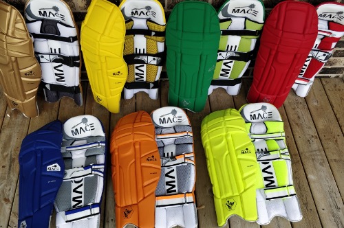 From color cricket batting pad to standard white cricket laggards. We have all in stock and available for purchase at rocket bomb price. Buy your new pairs of color or white batting leg guards now.