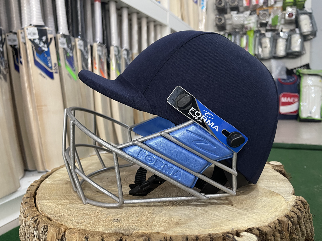 FORMA PRO SRS - TITANIUM GRILL Cricket Helmet