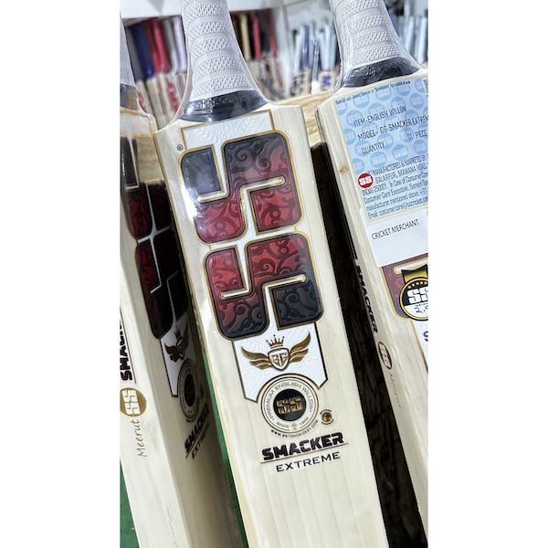 SS GG Smacker Extreme Cricket Bat