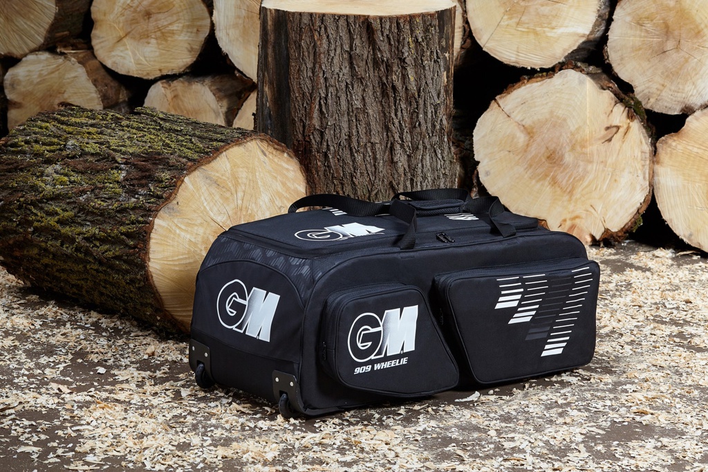 GM 909 Wheelie Cricket Bag